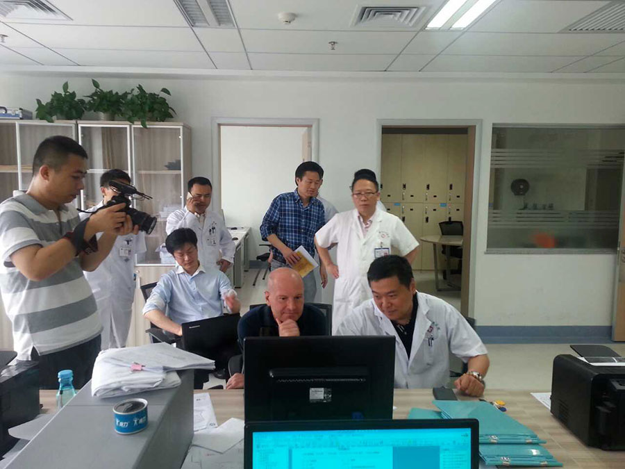 Pechino, incontro Shenzen Pechino e presentazione di tecnica chirurgica mininvasiva a colleghi – 19/20 aprile 2015